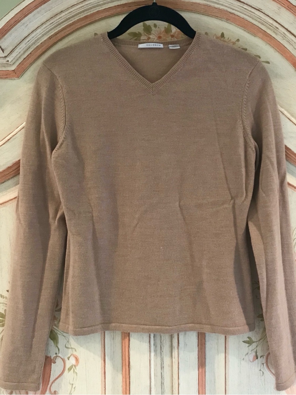 Halogen Tan Merino Wool V-neck sweater size XS